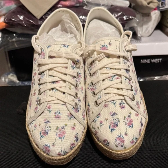 Torrid Cream Ivory Floral Canvas Platform Sneakers - Picture 9 of 9